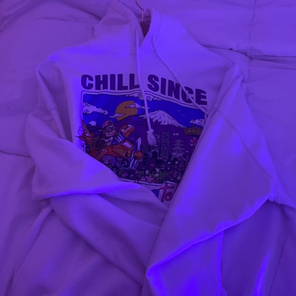 brandy melville chill since 1993 hoodie - Picture 3 of 3